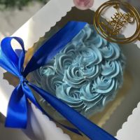 Gold garnish desserts ico