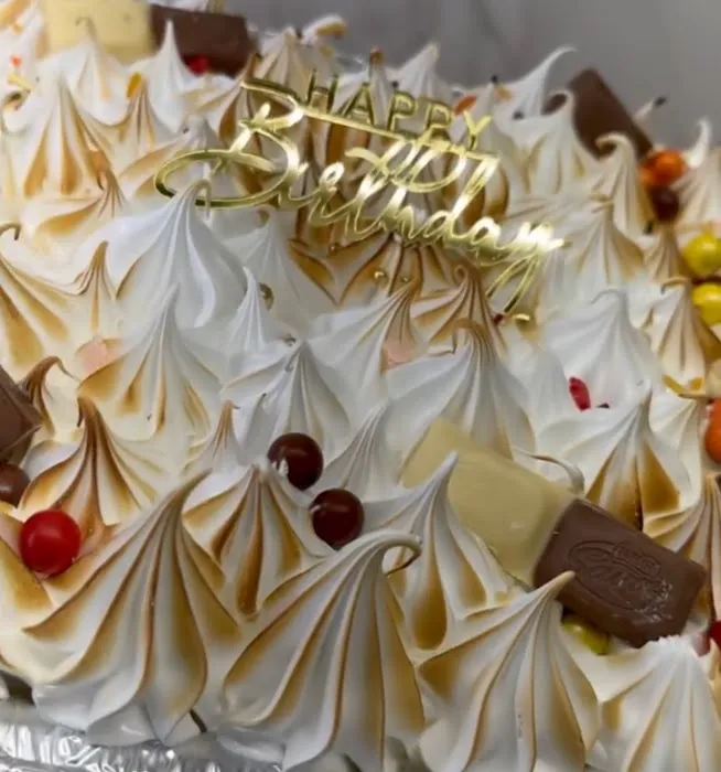 Gold garnish desserts Picture 9