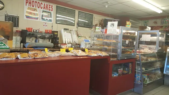 La Victoria Bakery Picture 3