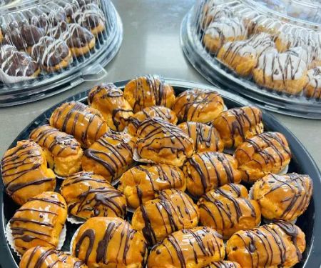 Cafu00e9 Real Bakery