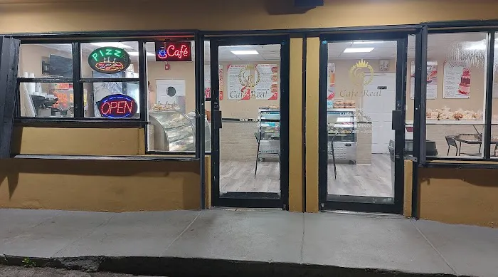 Café Real Bakery Picture 10