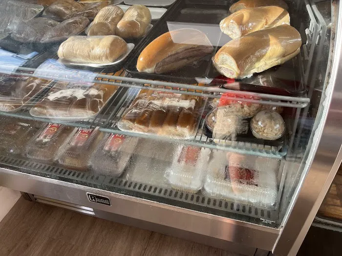 Café Real Bakery Picture 4