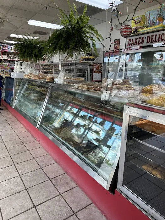 La Nueva Fe Bakery Picture 6