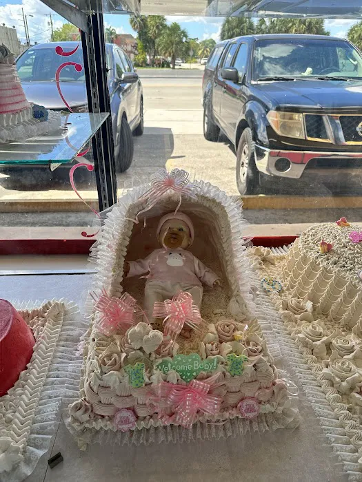 La Nueva Fe Bakery Picture 8