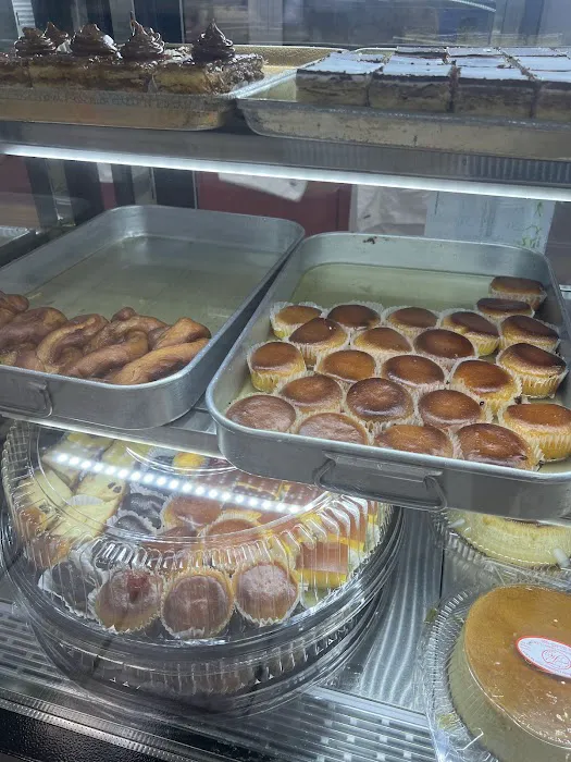 La Nueva Fe Bakery Picture 2