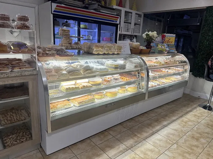 Aly's Bakery Picture 6