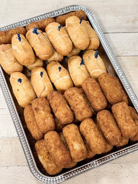 Aly's Bakery Picture 9
