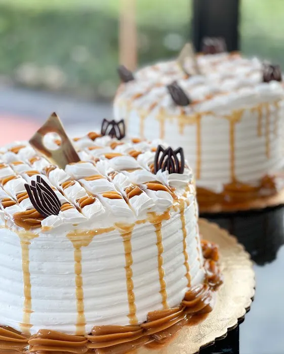 Aly's Bakery Picture 8