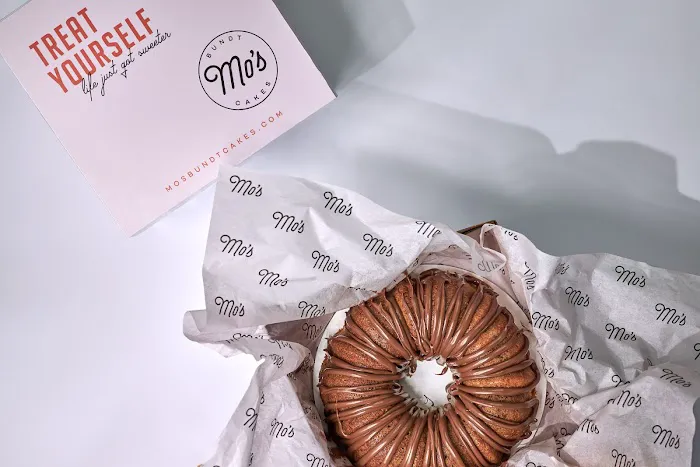 Mo's Bundt Cakes Picture 6