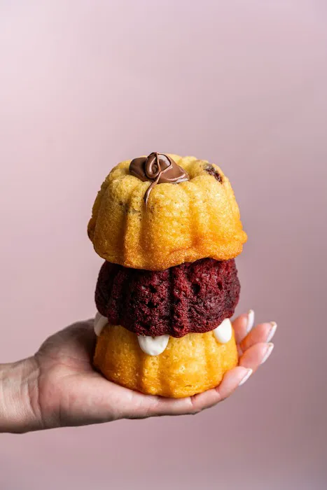 Mo's Bundt Cakes Picture 4