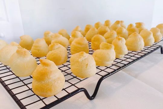 Mondragon Bakery