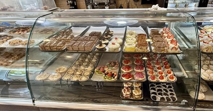 Via Veneto Bakery & Italian Deli Picture 2