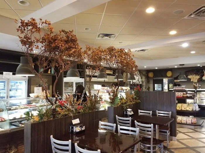 Via Veneto Bakery & Italian Deli Picture 5