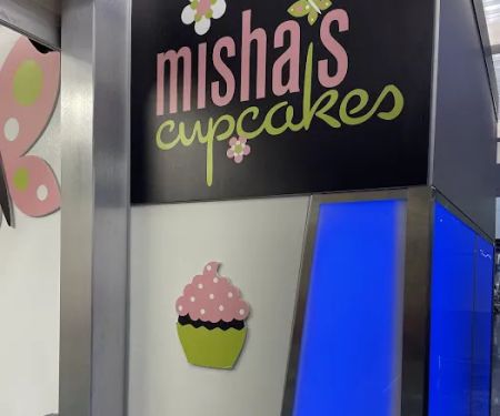 Mishau2019s cupcake