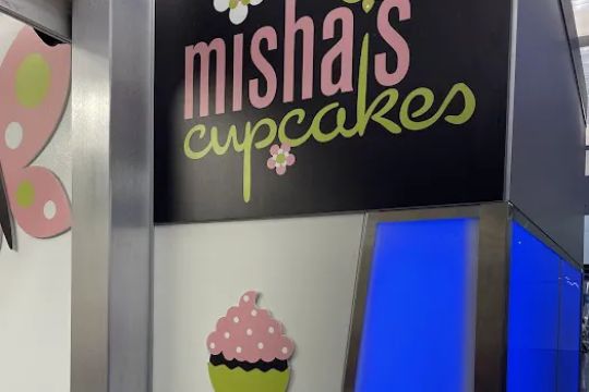 Mishau2019s cupcake