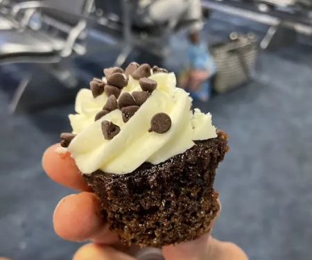 Mishau2019s cupcake