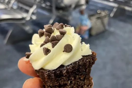 Mishau2019s cupcake