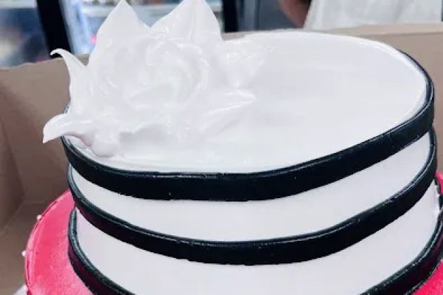 La Mia Bakery tony Robe