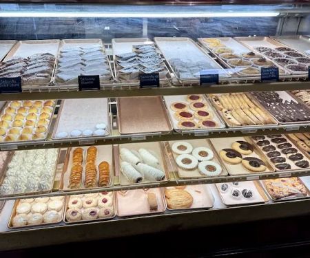 Versailles Bakery