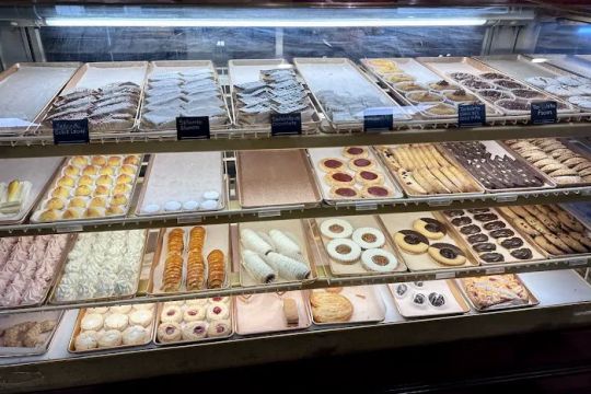Versailles Bakery