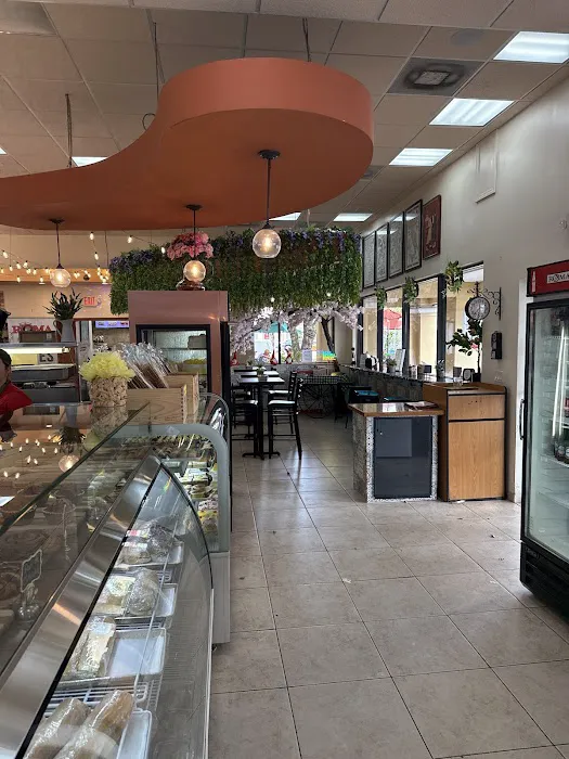 Roma Bakery & Cafe Picture 3