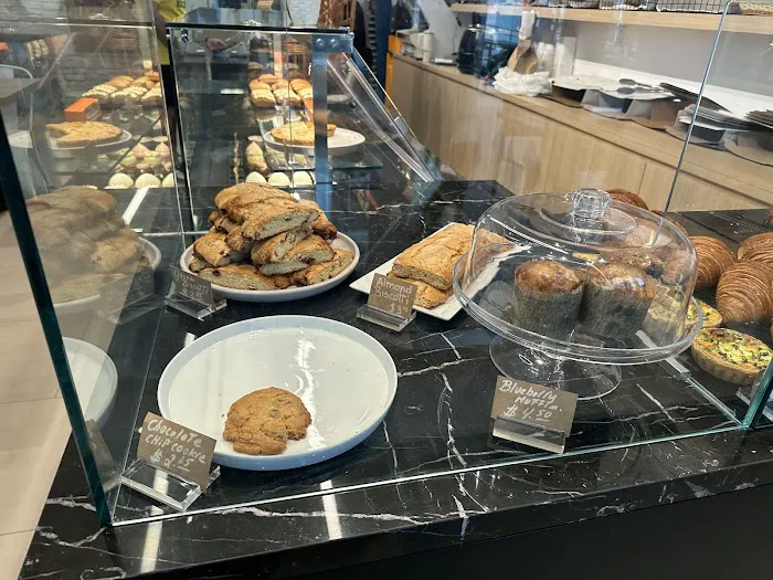 Ficelle Bakery Picture 4