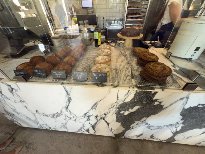 Façade Bakery Picture 5