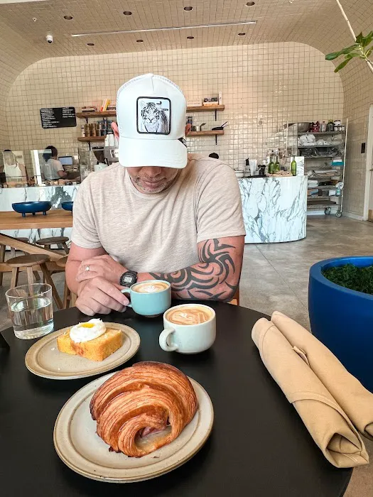 Façade Bakery Picture 1