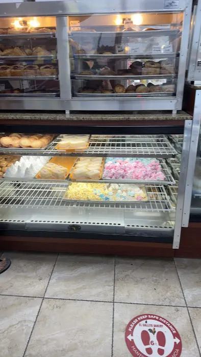 El Gallito Bakery Picture 3