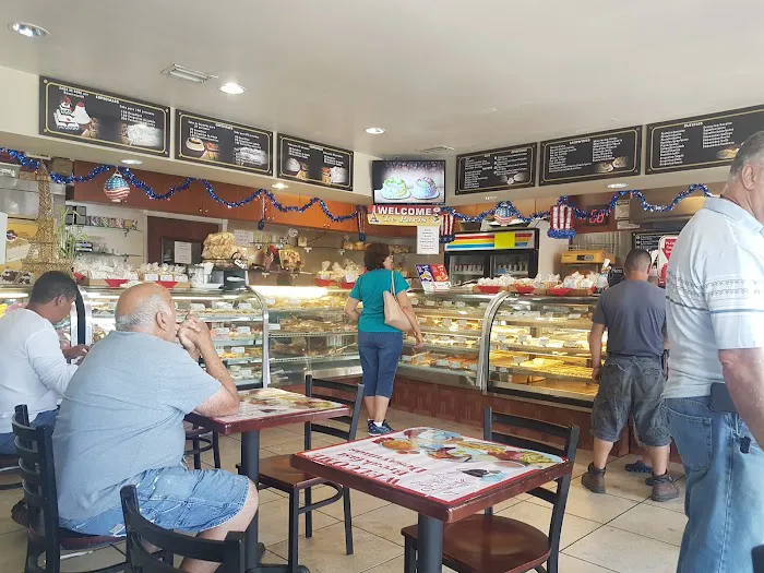 Le Paris Bakery Picture 8