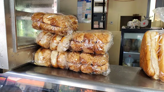 Victoria Bakery, Fritanga y Tortilleria Picture 10