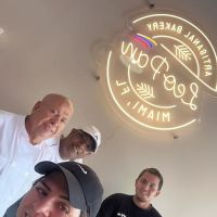 Leo Pan Colombian Bakery ico