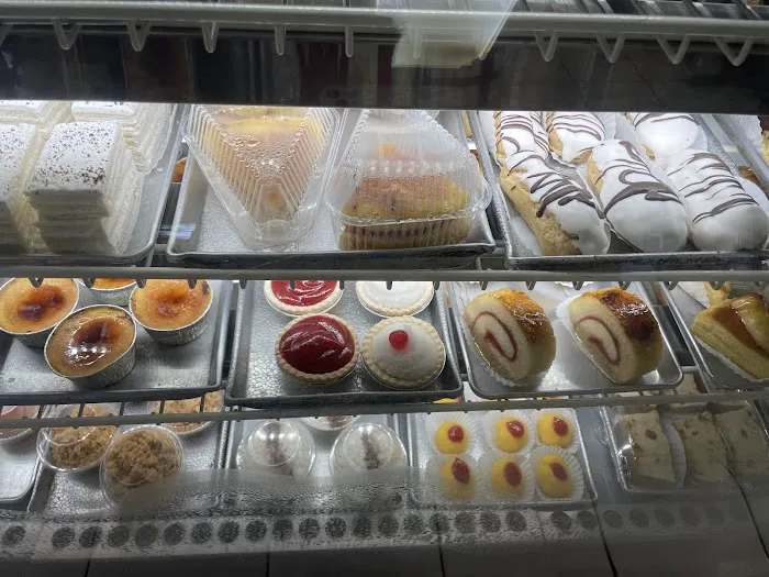 Arahi's Bakery Picture 7