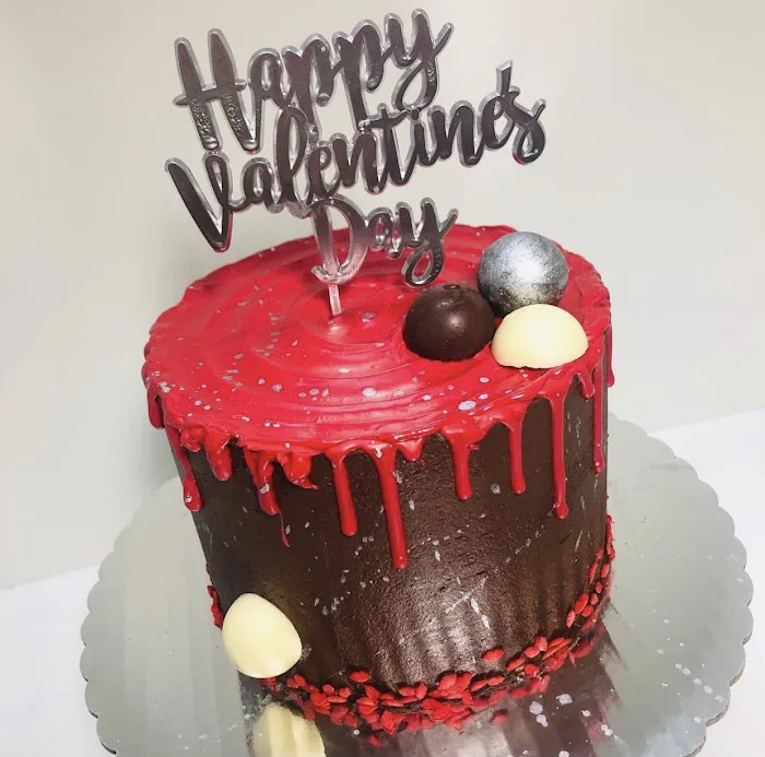 Unique Designer's Cake Picture 10