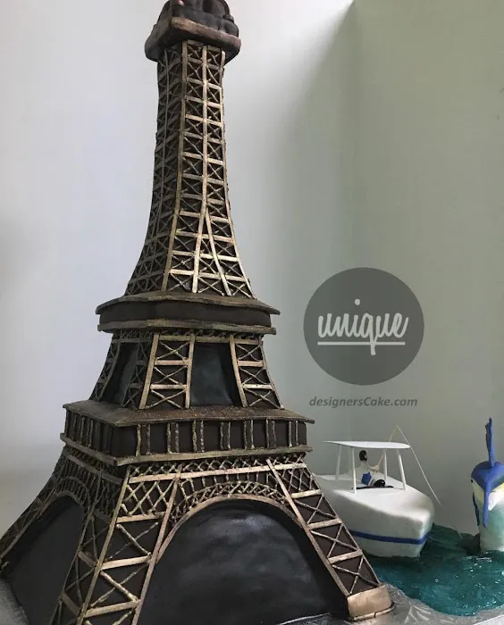 Unique Designer's Cake Picture 1