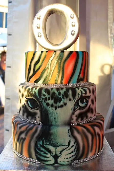 Unique Designer's Cake Picture 3
