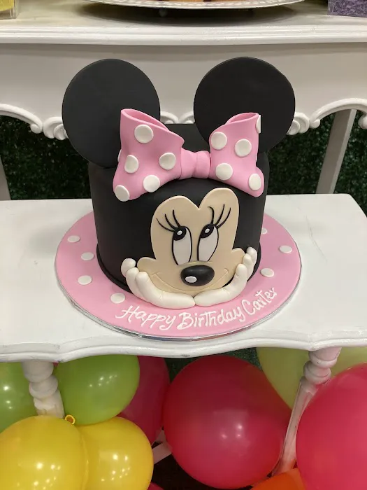 Unique Designer's Cake Picture 2