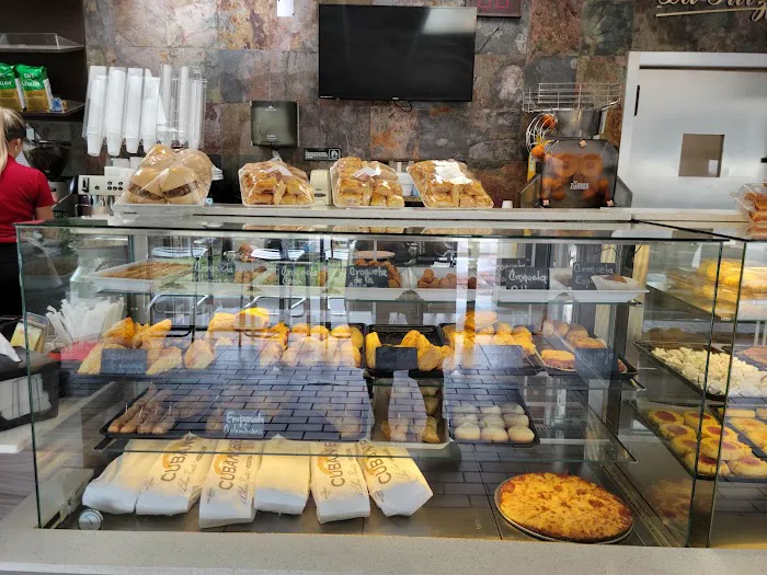 La Suiza Bakery Picture 2