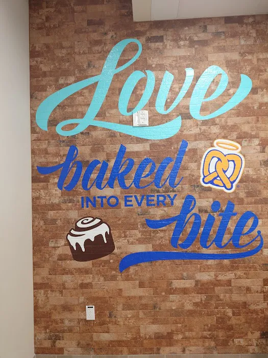 Cinnabon Picture 4