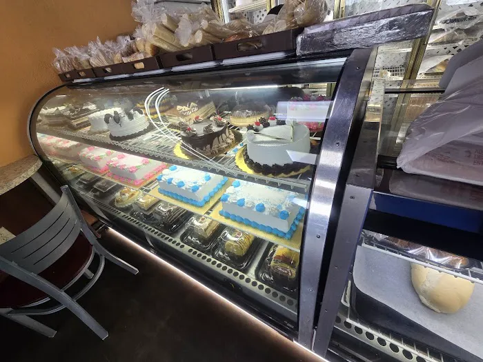 La Sin Rival Bakery Picture 4