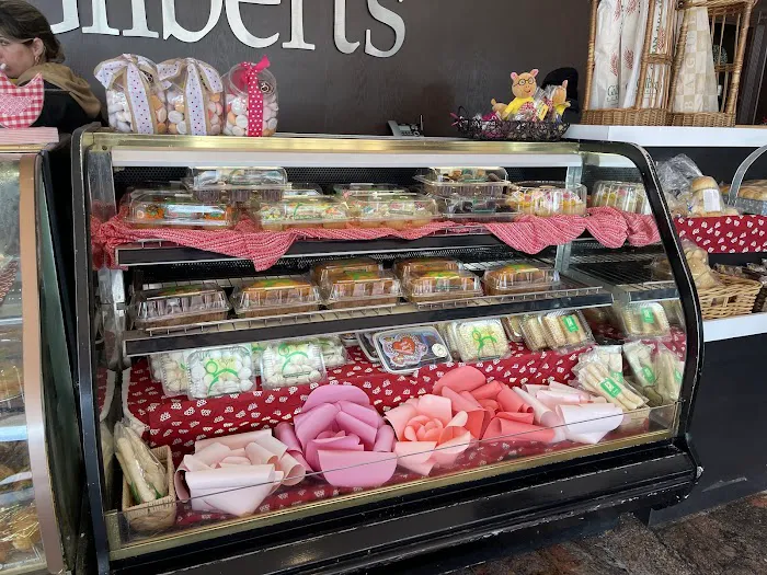 Gilbert's Bakery on Bird Picture 10