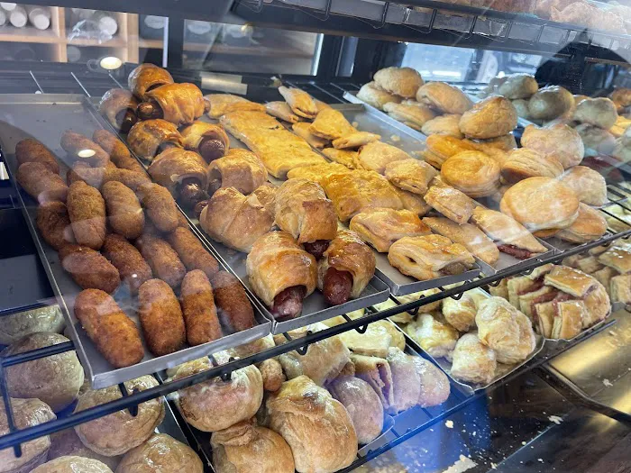 Gilbert's Bakery on Bird Picture 1