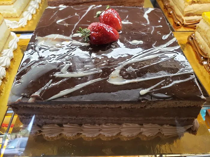 Party Cake Bakery Picture 4