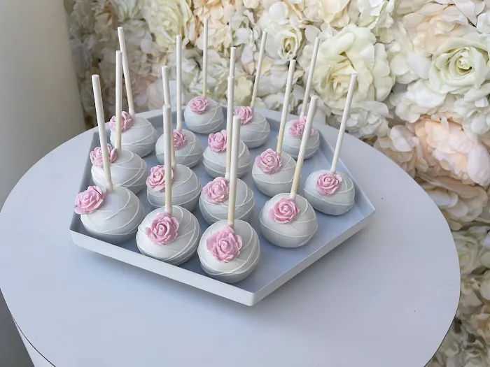 Simply Cakes Picture 6
