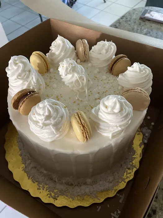Divine Delicacies Cakes Picture 2
