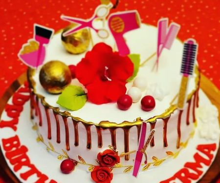Dominican Lora Cake Designs
