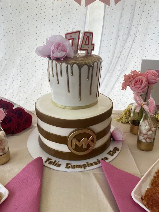 Alejandra's Cake Picture 2