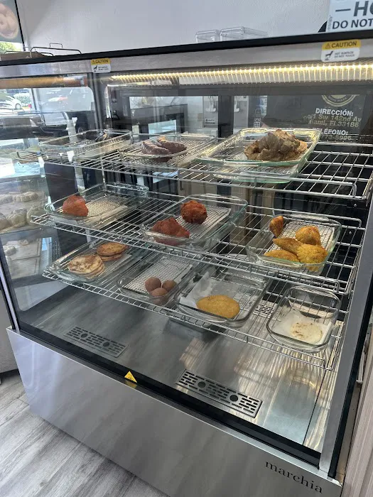 Los Paisas Bakery - Miami Picture 3