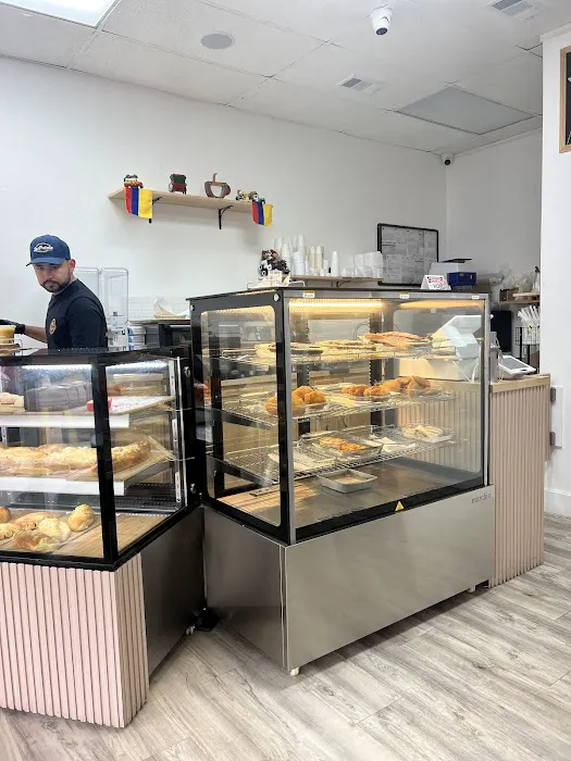 Los Paisas Bakery - Miami Picture 6