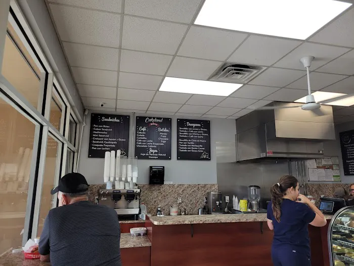 Cakeland Bakery Picture 2